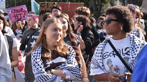 Șoapte de protest pentru Iran, urlete la volum maxim pentru Israel/Palestina – nu e deloc ipocrizie, ci consecvență (OPINIE)