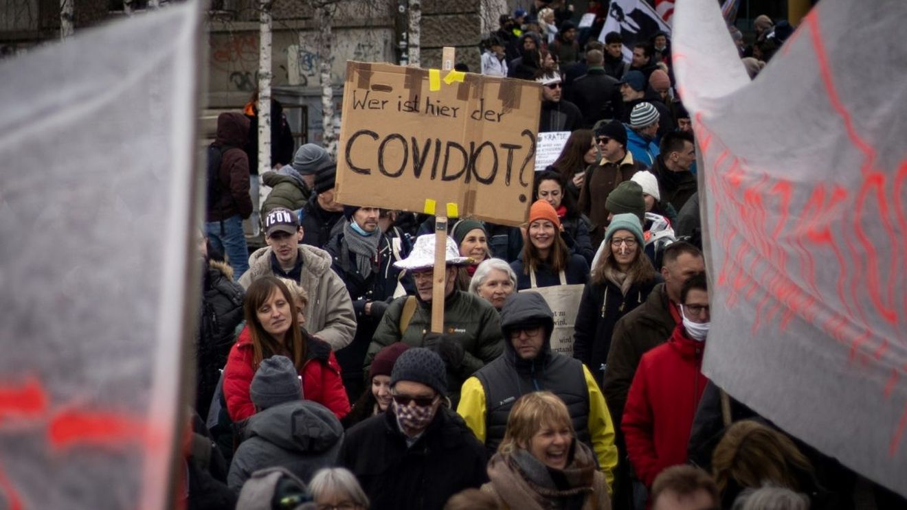 Numeroase proteste anti-restricții COVID-19 au avut loc în Germania sâmbătă, pentru a doua zi consecutiv