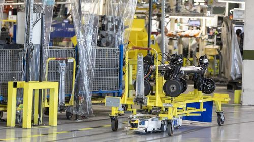 Cercetare eToro Retail Investor Beat: Jumătate dintre investitorii de retail din România plănuiesc să deţină acţiuni de inteligenţă artificială