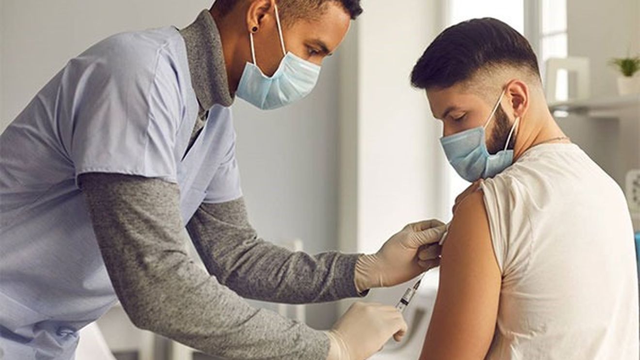 Tinerii între 12 și 17 ani se pot programa pentru vaccinul Moderna începând cu 1 august