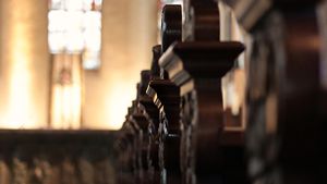 Religia își pierde adepții în Occident: Peste 30% dintre italieni nu merg niciodată la biserică, în vestul Europei circa jumătate dintre tineri se declară mai curând nereligioși, la fel 30% dintre americani