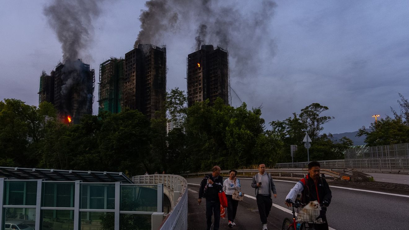 Încă opt persoane au fost arestate în urma incendiului din Hong Kong în care au murit cel puțin 128 persoane