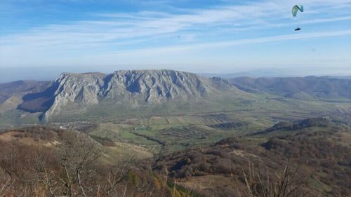 VIDEO Parapantist rănit grav la Piatra Secuiului, în Rimetea. Intervenție complexă SMURD și Salvamont Alba