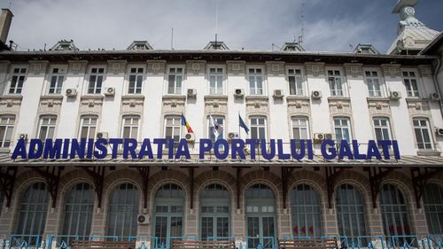 Modernizarea portului Galați, vital în contextul războiului din Ucraina, întârzie de 4 ani / Cine se luptă pentru contractul de peste 36 de milioane de euro din fonduri europene: firme apropiate de PSD sau judecate pentru corupție
