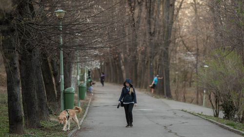 ANM: Vreme frumoasă şi deosebit de caldă în următoarele zile; temperaturile urcă până la 23 de grade Celsius