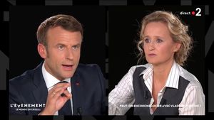 Franța a livrat tunuri Ucrainei și este dependentă în proporție de doar 7,5% de gazul natural importat din Rusia - președintele Emmanuel Macron intervievat pe France 2