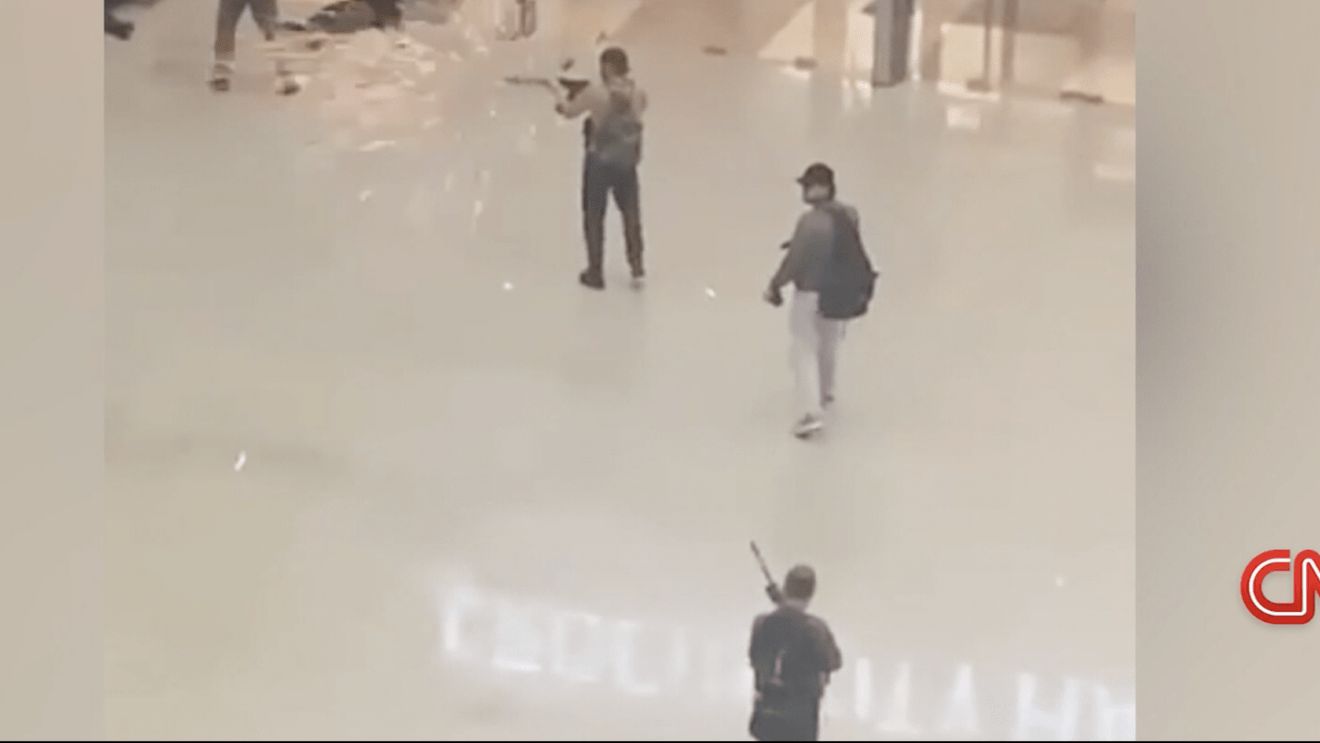 Imagini de la interogatoriul de după arestarea celor patru suspecţi în atacul sângeros de vineri seara de la Moscova, publicate de televiziunea rusă