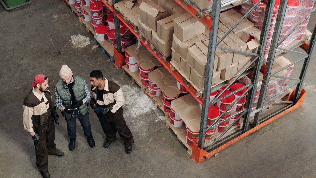 O nouă criză la orizont: industria de ambalaje se teme că nu va putea asigura comenzile. Hârtia s-a scumpit cu 45% peste noapte