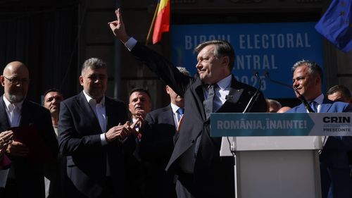 Antonescu: Am încredere deplină în partidele care mă susţin şi în capacitatea mea. Nu stau să păzesc PSD şi PNL
