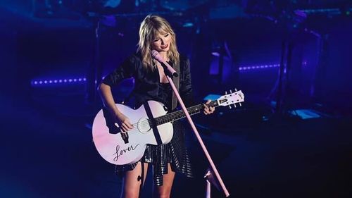 Taylor Swift, primul artist care revendică întregul top 10 în clasamentul Billboard Hot Songs 100