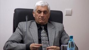 Instanța menține condamnarea cu suspendare a fostului primar al Focșaniului, Decebal Bacinschi. Și fosta șefă de la Investiții, Cristina Costin, rămâne cu pedeapsa din prima instanță