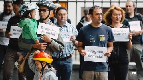 120 de personalități și organizații civice îi cer demisia lui Liviu Dragnea de la șefia Camerei Deputaților: ”Sabotează credibilitatea internațională a României”