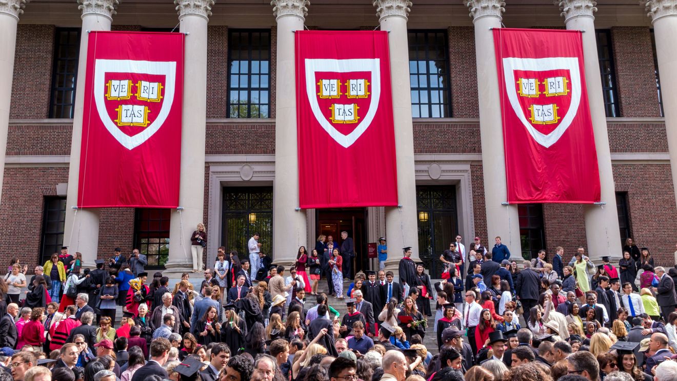 Administraţia Trump ”atacă universităţile americane, cum fac guvernele autoritare”, acuză fosta preşedintă a Universităţii Harvard