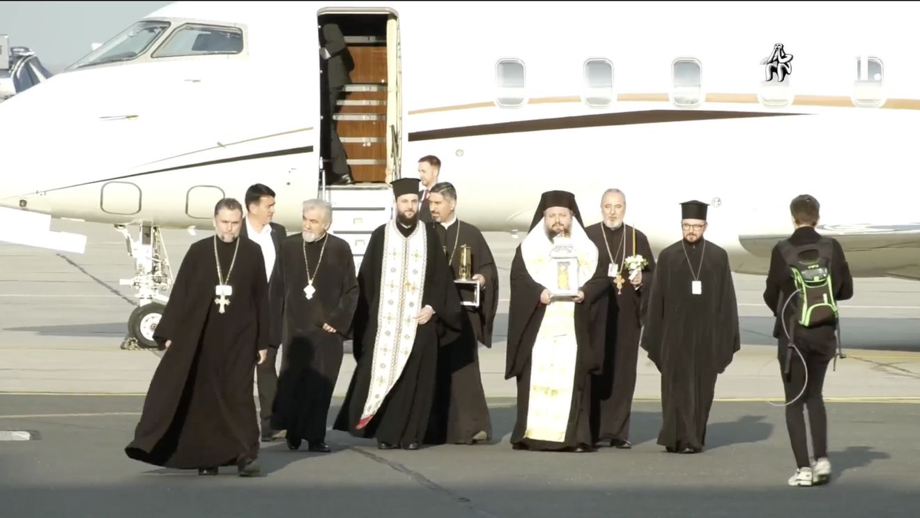 Sfânta Lumină de la Ierusalim a ajuns în România