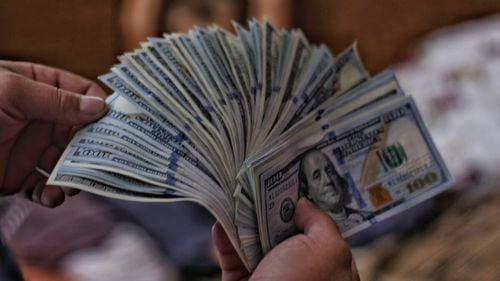 Înalta Curte: Statul poate să confiște doar dobânda cămătarilor, nu și banii dați împrumut