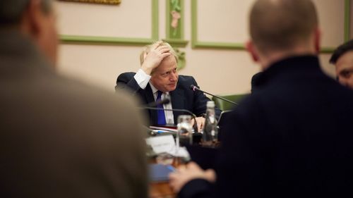 Londra anunţă că urmează să furnizeze Ucrainei vehicule blindate de tip Stormer dotate cu lansatoare de rachete de tip Starstreak, anunţă Ben Wallace în Camera Comunelor/ În jur de 15.000 de militari ruşi ar fi fost ucişi în ofensiva din Ucraina