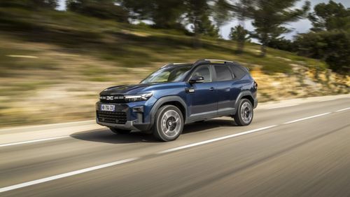 „Greu să nu fii impresionat”: Top Gear a testat Dacia Bigster Hibrid timp de o lună în Marea Britanie / Ce critici au avut pentru SUV-ul românesc