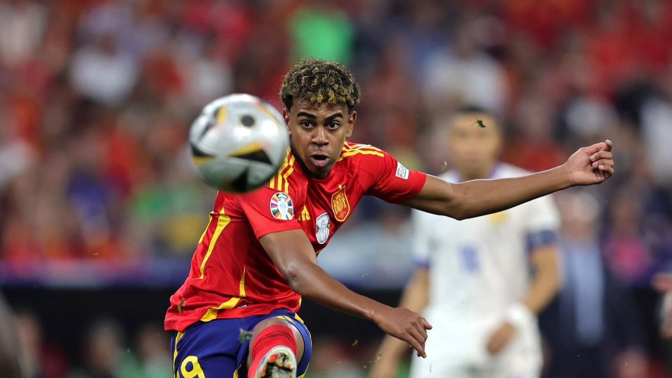 Forbes: La doar 18 ani, Lamine Yamal a ajuns în topul celor mai bine plătiţi fotbalişti din lume în 2025 / Pe primul loc e Cristiano Ronaldo, cu 280 milioane dolari - câștig în 2025