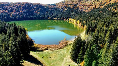 Apa Lacului Sfânta Ana a fost cea mai caldă în iulie 2024