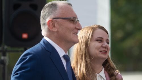 SURSE Sorin Cîmpeanu, demisionat de la Educație în plin scandal de plagiat, deschide lista PNL București la Senat. Este urmat de ministra Ligia Deca, candidată pentru fotoliul de senator – Variante de lucru la organizația PNL București