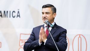 Percheziții DNA la Primăria Iași: Procurorii ridică documente în dosarul ”Păcura” / Mai multe dosare legate de primăria condusă de Mihai Chirica au stagnat la ST Iași în mandatul actualei șefe a Parchetului General, Cristina Chiriac, lăudată de președintele Dan