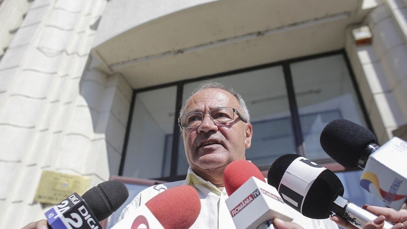 Instanța a respins cererea de reabilitare a lui Sorin Roșca Stănescu deoarece nu a achitat cheltuielile de judecată de 4000 de euro / Jurnalistul susține că nu-i rămân bani din pensie și a plătit doar 120 de euro