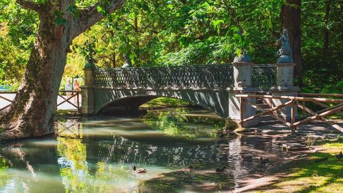 Reguli noi în cel mai mare parc din Milano: Fără țigări, topless și scutere. Dacă nu există coșuri de gunoi în zonă, "vizitatorii trebuie să le ia acasă”