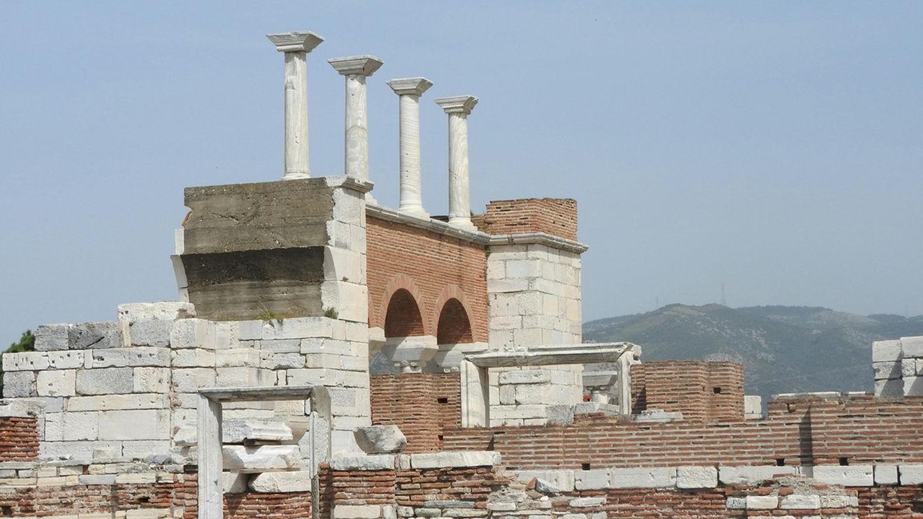 Istoricul britanic Ian Morris: Imperiile se prăbuşesc atunci când beneficiile nu compensează costul întreţinerii lor