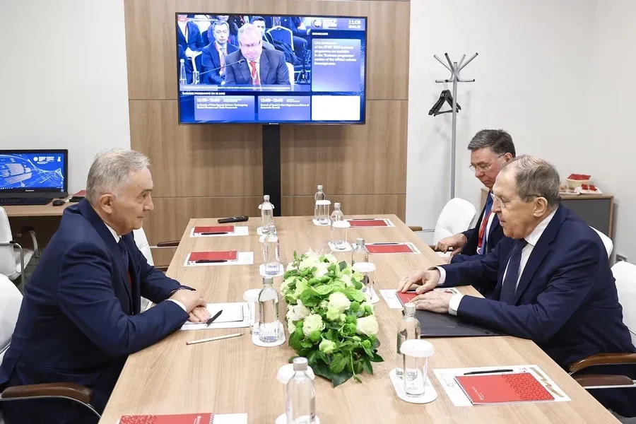 lazar comanescu si serghei lavrov