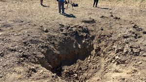 VIDEO și FOTO Cum arată locul unde a căzut a doua dronă în apropiere de Plauru / Până la Dunăre, la granița cu Ucraina, sunt 3,5 km în linie dreaptă