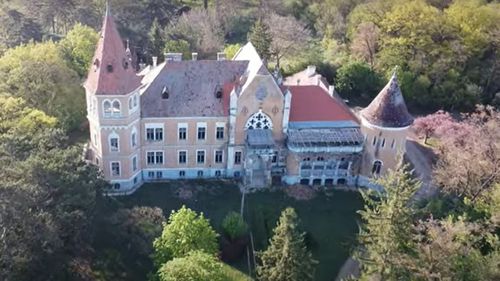 Castelul Ugron din Zau de Câmpie, județul Mureș, îşi deschide porţile în fiecare weekend, timp de o lună