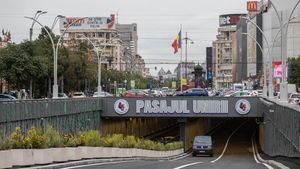 Nicuşor Dan: Așteptăm Primăria Sectorului 4 să vină cu toată documentația pentru planșeul de la Unirii, ca să le dăm autorizația / Pasajul Lujerului, pasajul Obor și podul de pe București-Ploiești sunt într-o stare mai rea decât planşeul din Piaţa Unirii