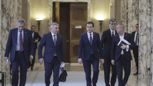 From NATO to Romanian Parliament: Senator confirmed Covid-19 positive after visiting Parliament, dismissing suspicions / Procedures to form a new government hit hard