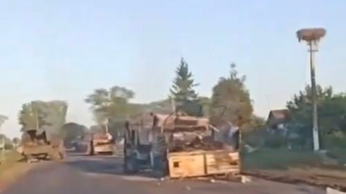 BBC Verify confirmă că imaginile care arată o coloană rusească distrusă în regiunea Kursk sunt reale