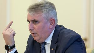 Lucian Bode, despre acuzațiile de plagiat și teza de doctorat: ”Cu toți cei care mă vor acuza de acum înainte că am secretizat-o mă voi întâlni în instanță pentru că prea mult și-au bătut joc. Au citit-o de nu mai are coperți/ E publică, la Biblioteca Universitară din Cluj și Biblioteca Națională”