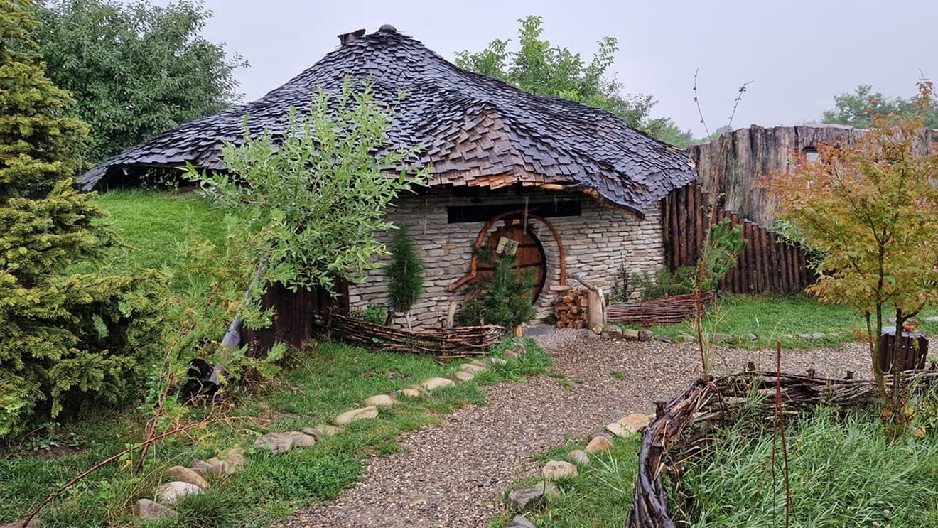 FOTO Cinci cazări cu totul inedite din România unde merită să stai măcar o dată în viață
