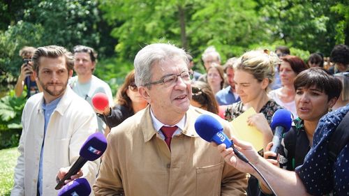Jean Luc Melenchon și partidul său Franța Nesupusă în fruntea agitației politice împotriva reformei pensiilor promovată de președintele Emmanuel Macron și guvernul condus de Elisabeth Borne