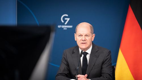Cancelarul Olaf Scholz, nevoit să se deplaseze personal la ghișeu pentru a depune o cerere de înnoire a paşaportului şi cărţii de identitate