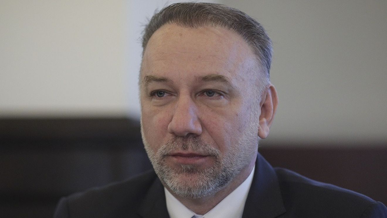 Cristian Ghinea: „USR îl propune pe Cristi Danileţ la CCR. PSD, aripa servicii, îl va propune pe Bogdan Licu. Faza haioasă e că Licu a plagiat. Din Danileţ”