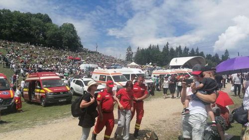 Peste 160 de persoane au avut nevoie de asistenţă medicală la pelerinajul de Rusaliile catolice de la Şumuleu Ciuc