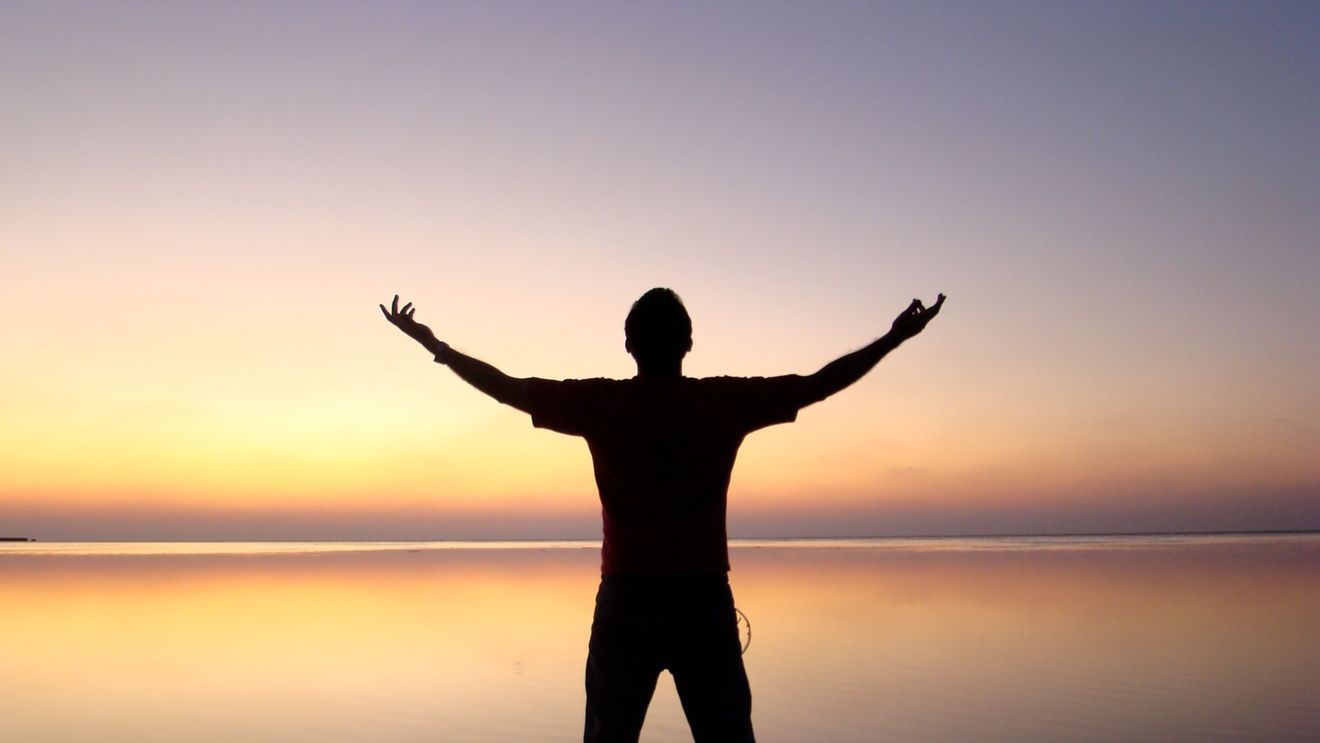 Vacanțele de unul singur sunt în trend în rândul tinerilor din Europa / Topul celor mai sigure și ofertante destinații pentru turiștii solitari