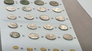 Zeci de monede din aur și argint, găsite într-o pădure din Gorj / ”Niște mamuți de monede, între 26 și 32 de grame fiecare” / Tezaurul fost predat autorităților