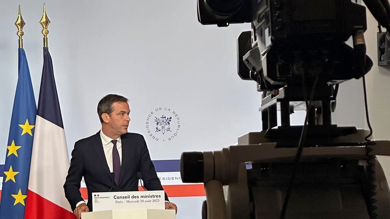 Purtătorul de cuvânt al guvernului francez, ''şocat'' de remarcile la adresa femeilor făcute de Gérard Depardieu/ Președintele Macron l-a lăudat pe marele actor care ”face mândră Franța”