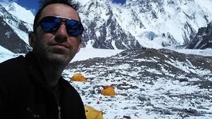 VIDEO Alpinistul Horia Colibăşanu a urcat pe al zecelea vârf de peste 8.000 de metri/ El a ajuns pe Broad Peak fără oxigen suplimentar şi fără ajutorul şerpaşilor