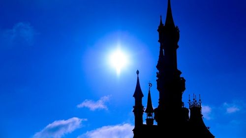 Disneyland Paris va găzdui un „vaccinodrom” / Centrul de vaccinare va fi deschis doar în week-end și va imuniza cel puţin 1.000 de persoane pe zi