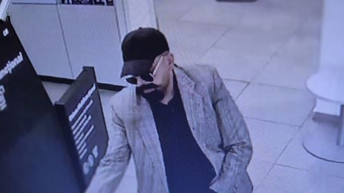 Bărbatul care a încercat să jefuiască o filială bancară din Iași, arestat preventiv