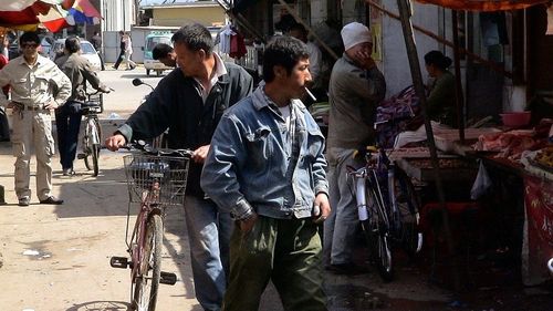 Pieţele stradale din Wuhan, de unde ar fi pornit epidemia de coronavirus, au fost redeschise, în ciuda reputaţiei scandaloase și a apelurilor din străinătate pentru închiderea lor