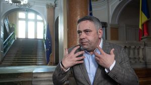 Ministrul agriculturii a dispus o ancheta în ”afacerea cu stuful din Deltă a familiei baronului PSD Paul Stănescu”/ El însuși este suspectat că a promovat legea cu dedicație și trece drept omul de casă al liderului pesedist