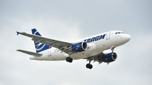 Un avion Tarom s-a întors de la Cluj la București din cauza condițiilor meteo nefavorabile