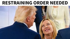 Trump o ironizează din nou pe Meloni cu o imagine provocatoare postată online / "Este nevoie de un ordin de restricţie!"